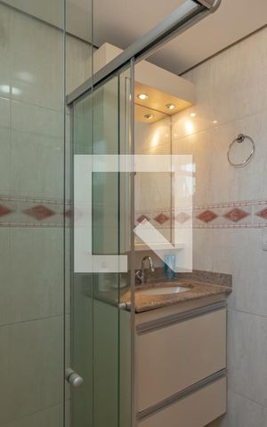 Apartamento à venda com 200m², 3 quartos e 3 vagas Apartamento à venda com 200m², 3 quartos e 3 vagasBanheiro Social