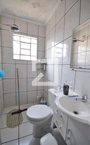 Casa à venda com 150m², 2 quartos e 2 vagasBanheiro