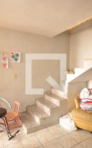 Casa à venda com 150m², 2 quartos e 2 vagasSala