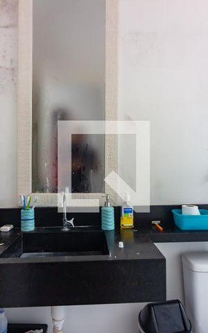 Apartamento à venda com 47m², 2 quartos e 1 vaga Apartamento à venda com 47m², 2 quartos e 1 vagaBanheiro