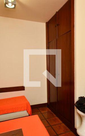 Apartamento à venda com 560m², 5 quartos e 3 vagas Apartamento à venda com 560m², 5 quartos e 3 vagasQuarto serviço