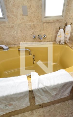 Apartamento à venda com 560m², 5 quartos e 3 vagas Apartamento à venda com 560m², 5 quartos e 3 vagasBanheiro suite1