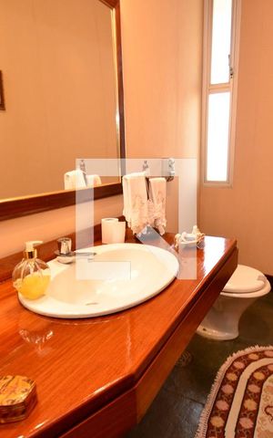 Apartamento à venda com 560m², 5 quartos e 3 vagas Apartamento à venda com 560m², 5 quartos e 3 vagasLavabo