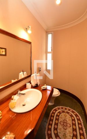 Apartamento à venda com 560m², 5 quartos e 3 vagas Apartamento à venda com 560m², 5 quartos e 3 vagasLavabo