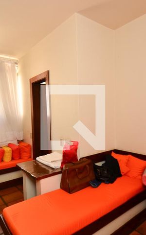 Apartamento à venda com 560m², 5 quartos e 3 vagas Apartamento à venda com 560m², 5 quartos e 3 vagasQuarto serviço