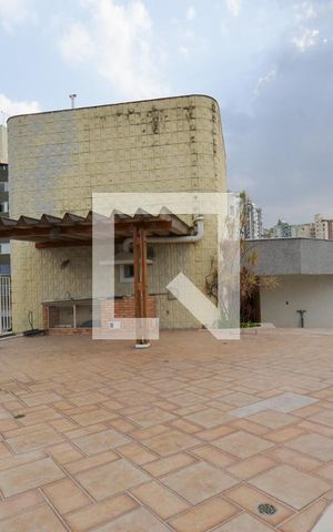Apartamento à venda com 560m², 5 quartos e 3 vagas Apartamento à venda com 560m², 5 quartos e 3 vagasArea privativa/ piscina