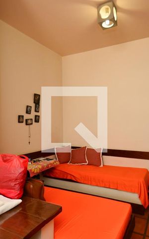 Apartamento à venda com 560m², 5 quartos e 3 vagas Apartamento à venda com 560m², 5 quartos e 3 vagasQuarto serviço