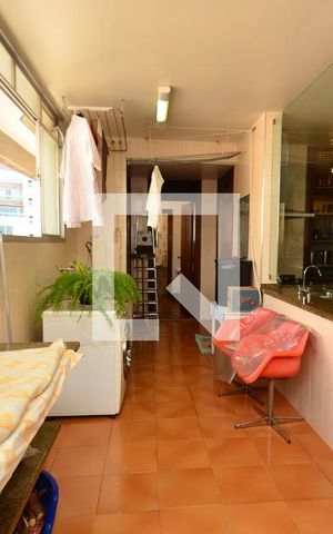 Apartamento à venda com 560m², 5 quartos e 3 vagas Apartamento à venda com 560m², 5 quartos e 3 vagasArea serviço