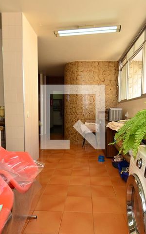 Apartamento à venda com 560m², 5 quartos e 3 vagas Apartamento à venda com 560m², 5 quartos e 3 vagasArea serviço