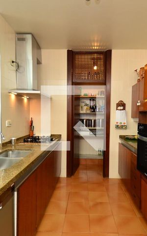 Apartamento à venda com 560m², 5 quartos e 3 vagas Apartamento à venda com 560m², 5 quartos e 3 vagasCozinha