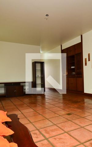 Apartamento à venda com 560m², 5 quartos e 3 vagas Apartamento à venda com 560m², 5 quartos e 3 vagasSala cobertura