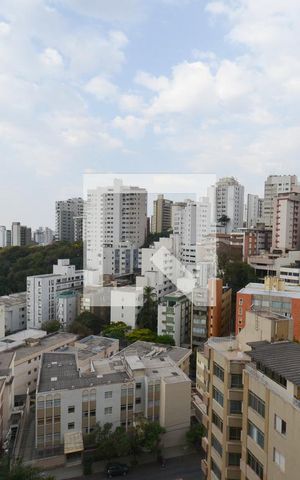 Apartamento à venda com 560m², 5 quartos e 3 vagas Apartamento à venda com 560m², 5 quartos e 3 vagasArea privativa/ piscina