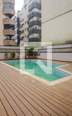 Apartamento à venda com 174m², 2 quartos e 2 vagas Apartamento à venda com 174m², 2 quartos e 2 vagasÁrea comum - Piscina