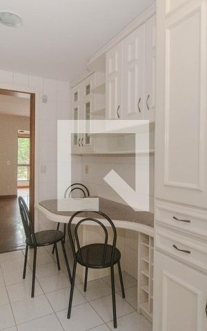 Apartamento à venda com 174m², 2 quartos e 2 vagas Apartamento à venda com 174m², 2 quartos e 2 vagasCozinha