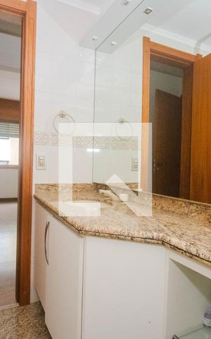Apartamento à venda com 174m², 2 quartos e 2 vagas Apartamento à venda com 174m², 2 quartos e 2 vagasBanheiro da Suíte