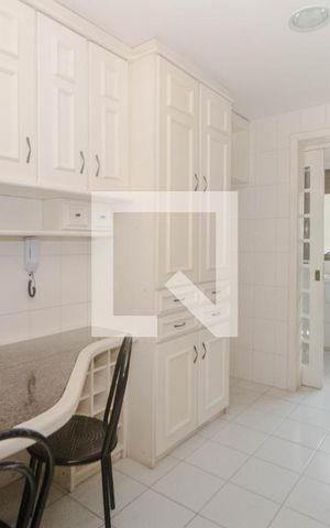 Apartamento à venda com 174m², 2 quartos e 2 vagas Apartamento à venda com 174m², 2 quartos e 2 vagasCozinha