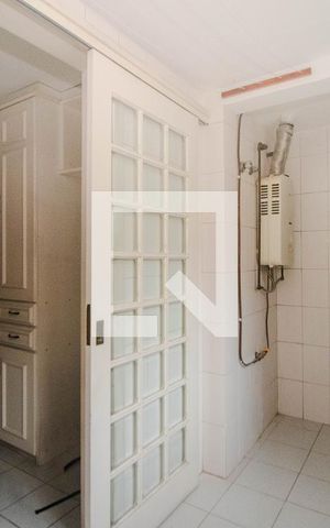 Apartamento à venda com 174m², 2 quartos e 2 vagas Apartamento à venda com 174m², 2 quartos e 2 vagasÁrea de Serviço