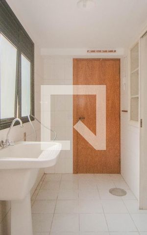 Apartamento à venda com 174m², 2 quartos e 2 vagas Apartamento à venda com 174m², 2 quartos e 2 vagasÁrea de Serviço