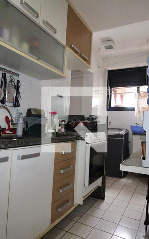 Apartamento para alugar com 90m², 3 quartos e 2 vagas Apartamento para alugar com 90m², 3 quartos e 2 vagasCozinha e Área de Serviço