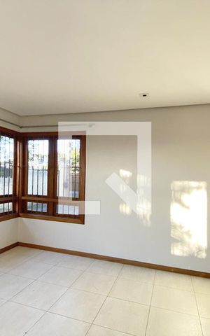 Casa à venda com 215m², 3 quartos e 2 vagasSala