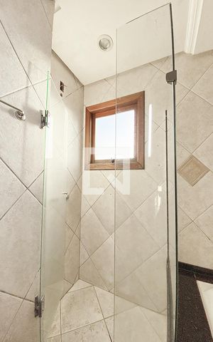 Casa à venda com 215m², 3 quartos e 2 vagasBanheiro da Suíte