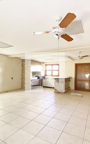 Casa à venda com 215m², 3 quartos e 2 vagasGaragem e Churrasqueira