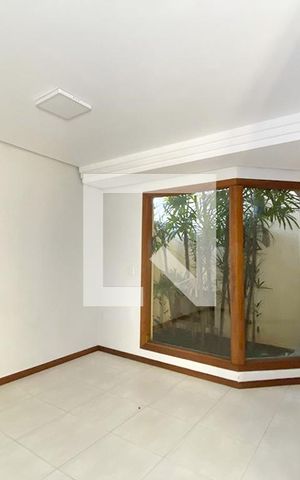 Casa à venda com 215m², 3 quartos e 2 vagasSala 2