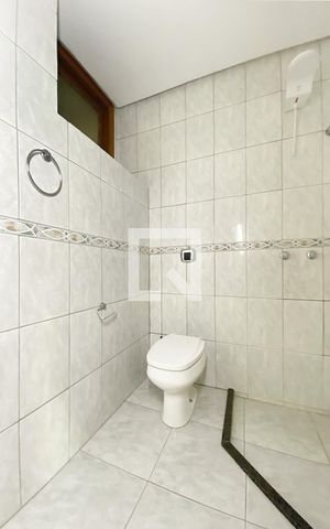 Casa à venda com 215m², 3 quartos e 2 vagasBanheiro 3