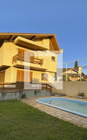 Casa à venda com 215m², 3 quartos e 2 vagasQuintal e Piscina