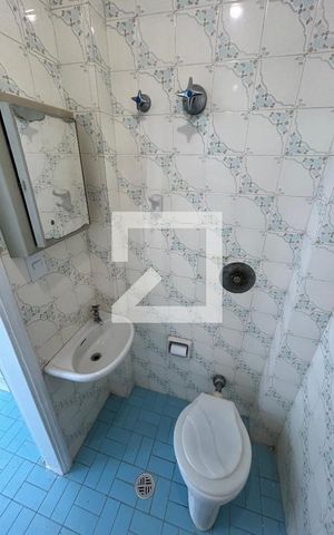 Apartamento à venda com 200m², 3 quartos e 2 vagas Apartamento à venda com 200m², 3 quartos e 2 vagasBanheiro 1