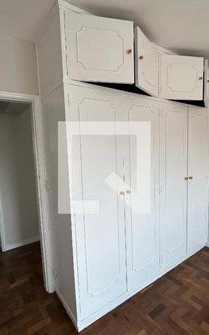 Apartamento à venda com 200m², 3 quartos e 2 vagas Apartamento à venda com 200m², 3 quartos e 2 vagasQuarto 1