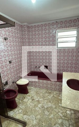 Apartamento à venda com 200m², 3 quartos e 2 vagas Apartamento à venda com 200m², 3 quartos e 2 vagasBanheiro da Suíte 1