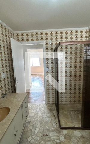 Apartamento à venda com 200m², 3 quartos e 2 vagas Apartamento à venda com 200m², 3 quartos e 2 vagasBanheiro 2