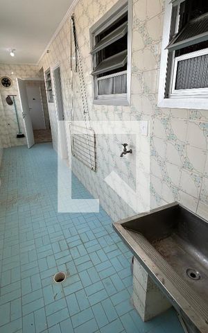Apartamento à venda com 200m², 3 quartos e 2 vagas Apartamento à venda com 200m², 3 quartos e 2 vagasLavanderia