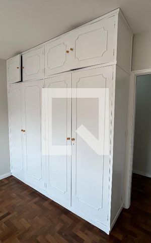 Apartamento à venda com 200m², 3 quartos e 2 vagas Apartamento à venda com 200m², 3 quartos e 2 vagasSuite 1