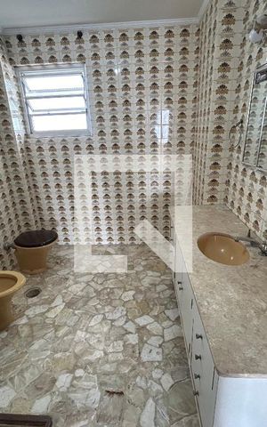 Apartamento à venda com 200m², 3 quartos e 2 vagas Apartamento à venda com 200m², 3 quartos e 2 vagasBanheiro 2