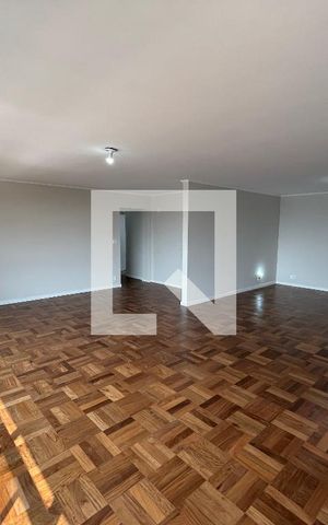 Apartamento à venda com 200m², 3 quartos e 2 vagas Apartamento à venda com 200m², 3 quartos e 2 vagasSala
