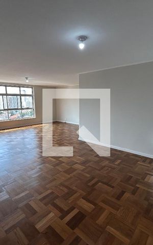 Apartamento à venda com 200m², 3 quartos e 2 vagas Apartamento à venda com 200m², 3 quartos e 2 vagasSala