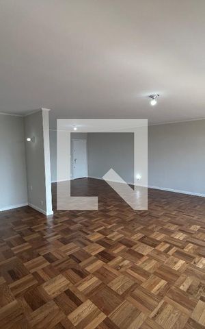 Apartamento à venda com 200m², 3 quartos e 2 vagas Apartamento à venda com 200m², 3 quartos e 2 vagasSala