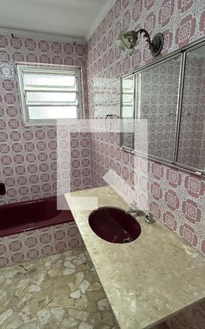 Apartamento à venda com 200m², 3 quartos e 2 vagas Apartamento à venda com 200m², 3 quartos e 2 vagasBanheiro da Suíte 1