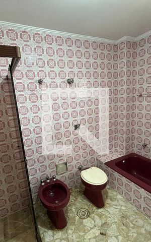 Apartamento à venda com 200m², 3 quartos e 2 vagas Apartamento à venda com 200m², 3 quartos e 2 vagasBanheiro da Suíte 1