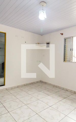 Casa para alugar com 50m², 2 quartos e sem vaga Casa para alugar com 50m², 2 quartos e sem vagaSala