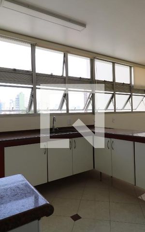 Apartamento à venda com 205m², 3 quartos e 2 vagasCozinha