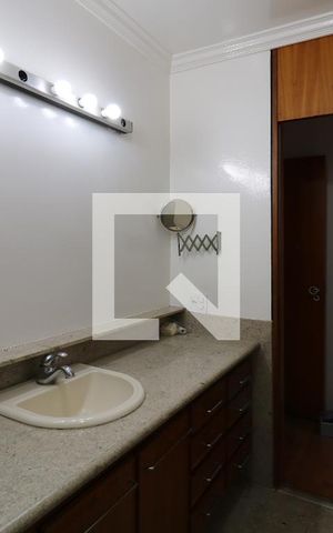 Apartamento à venda com 205m², 3 quartos e 2 vagasBanheiro da Suíte