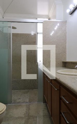 Apartamento à venda com 205m², 3 quartos e 2 vagasBanheiro da Suíte