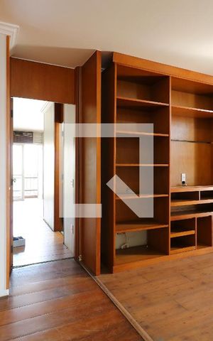 Apartamento à venda com 205m², 3 quartos e 2 vagasCorredor