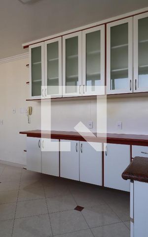 Apartamento à venda com 205m², 3 quartos e 2 vagasCozinha