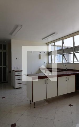 Apartamento à venda com 205m², 3 quartos e 2 vagasCozinha