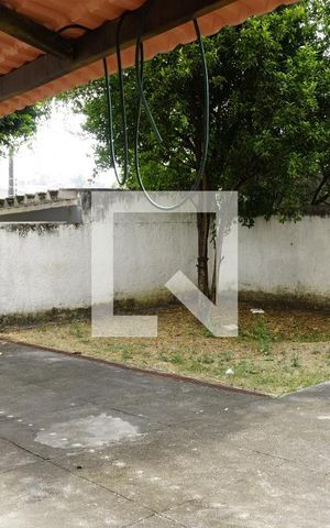 Casa à venda com 450m², 5 quartos e 4 vagasQuintal de Fundos