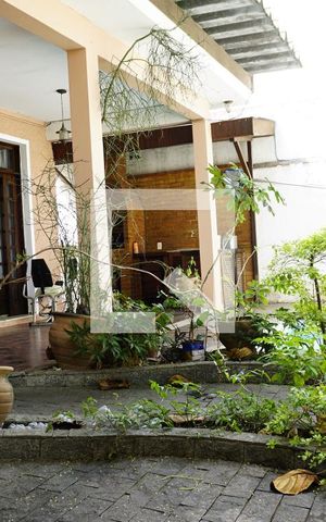 Casa à venda com 450m², 5 quartos e 4 vagasVaranda - Frente Casa